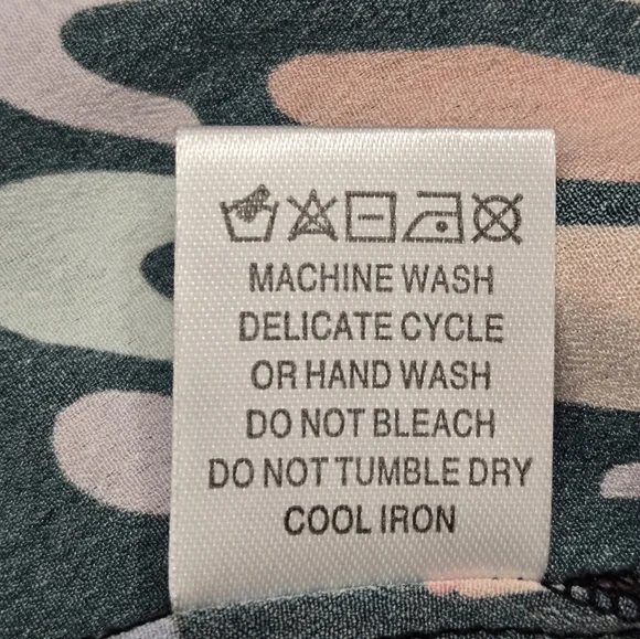 Crosby By Mollie Burch Colorful Butterfly Print Blouse Size S - Picture 9 of 10